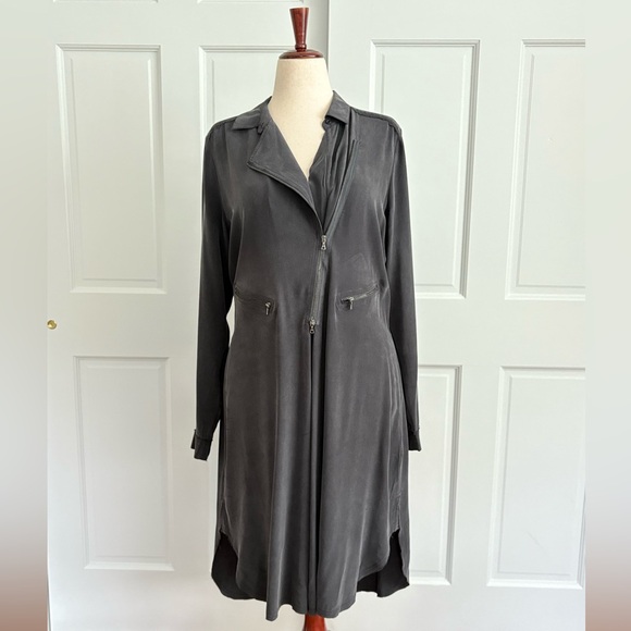 GO BY GO SILK Dresses & Skirts - Zip front 100% silk dress. GO by GO SILK